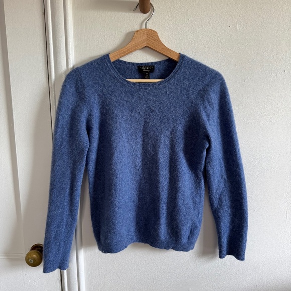 Charter Club 100% Cashmere Crewneck Sweater - Size M in Blue - Picture 1 of 4